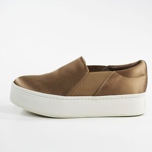 VINCE Women's Warren Slip-On Sneaker Fawn
